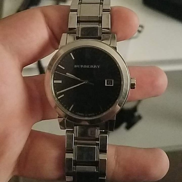 Mens burberry watch - Picture 1 of 3